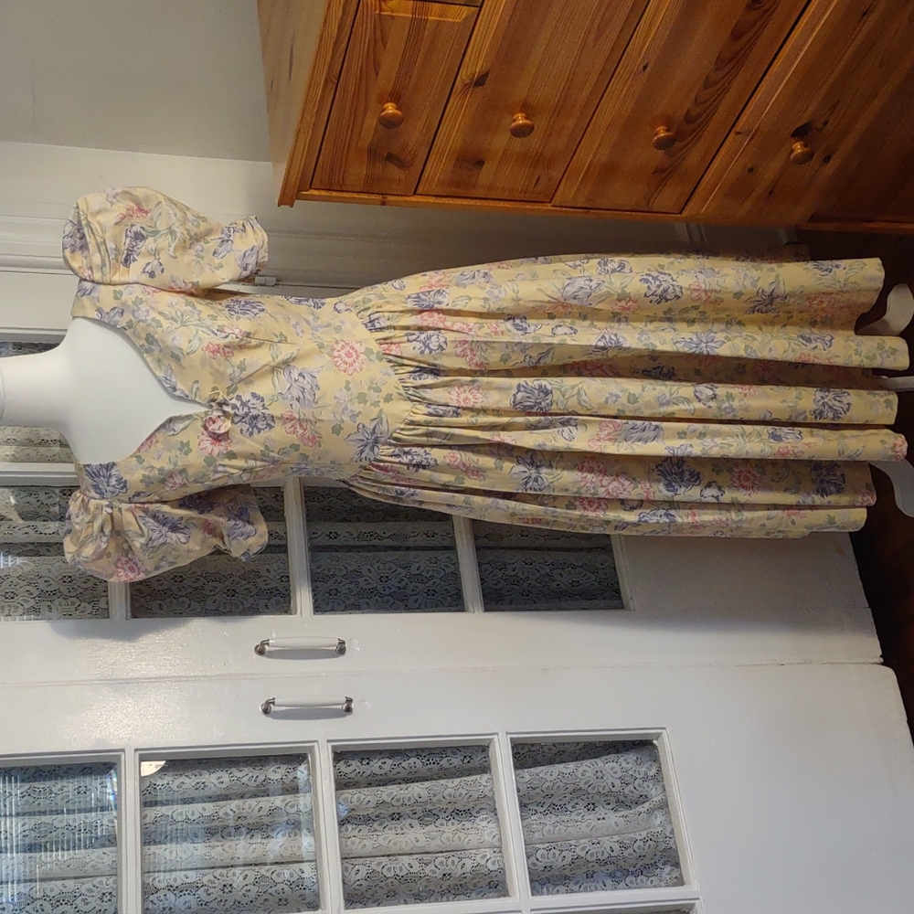 Vintage Laura Ashley Floral Maxi with Puff Short Sleeves Yellow US Sz 6-8?